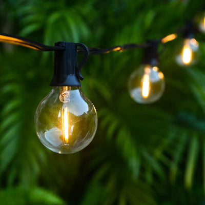 guirlande guinguette solaire recharge automatique suspendue dans arbre