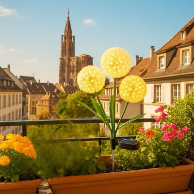 solaire lampe décorative sur un balcon fleuri offrant une lumière douce au coucher du soleil