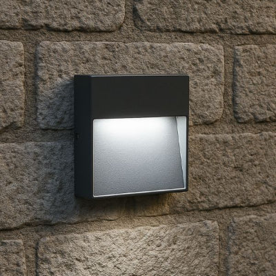 applique exterieur étanche sur mur en pierre de taille