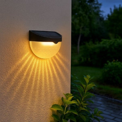 applique exterieur solaire lumière chaude sur façade 