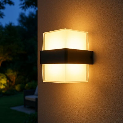 applique murale exterieur blanc chaud sur mur dans jardin