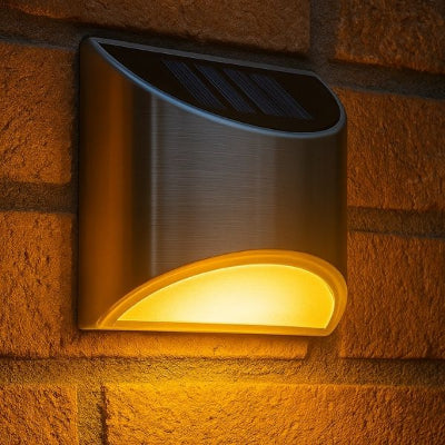 applique solaire exterieur lumière blanc chaud sur mur en brique