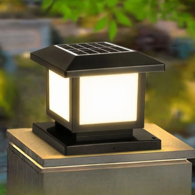 eclairage solaire exterieur sur pilier panneau solaire