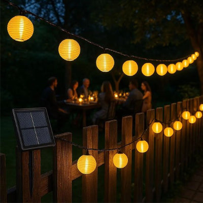 guirlande solaire extérieure avec panneau solaire et lumière douce décorative.