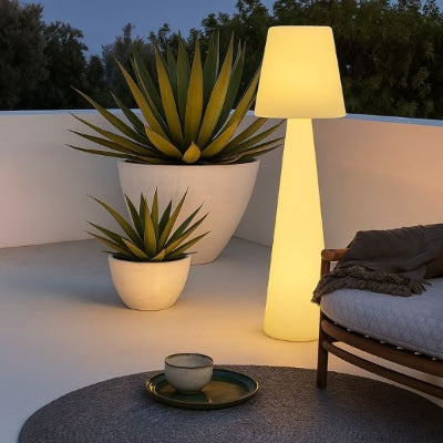 lampadaire exterieur recharge batterie litium sur terrasse