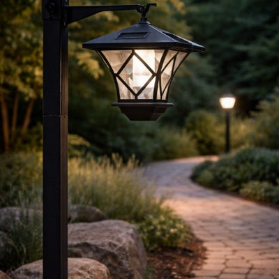 lampadaire solaire extérieur batterie lithium rechargeable dans jardin