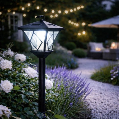 lampadaire solaire extérieur recharge solaire dans jardin fleuri