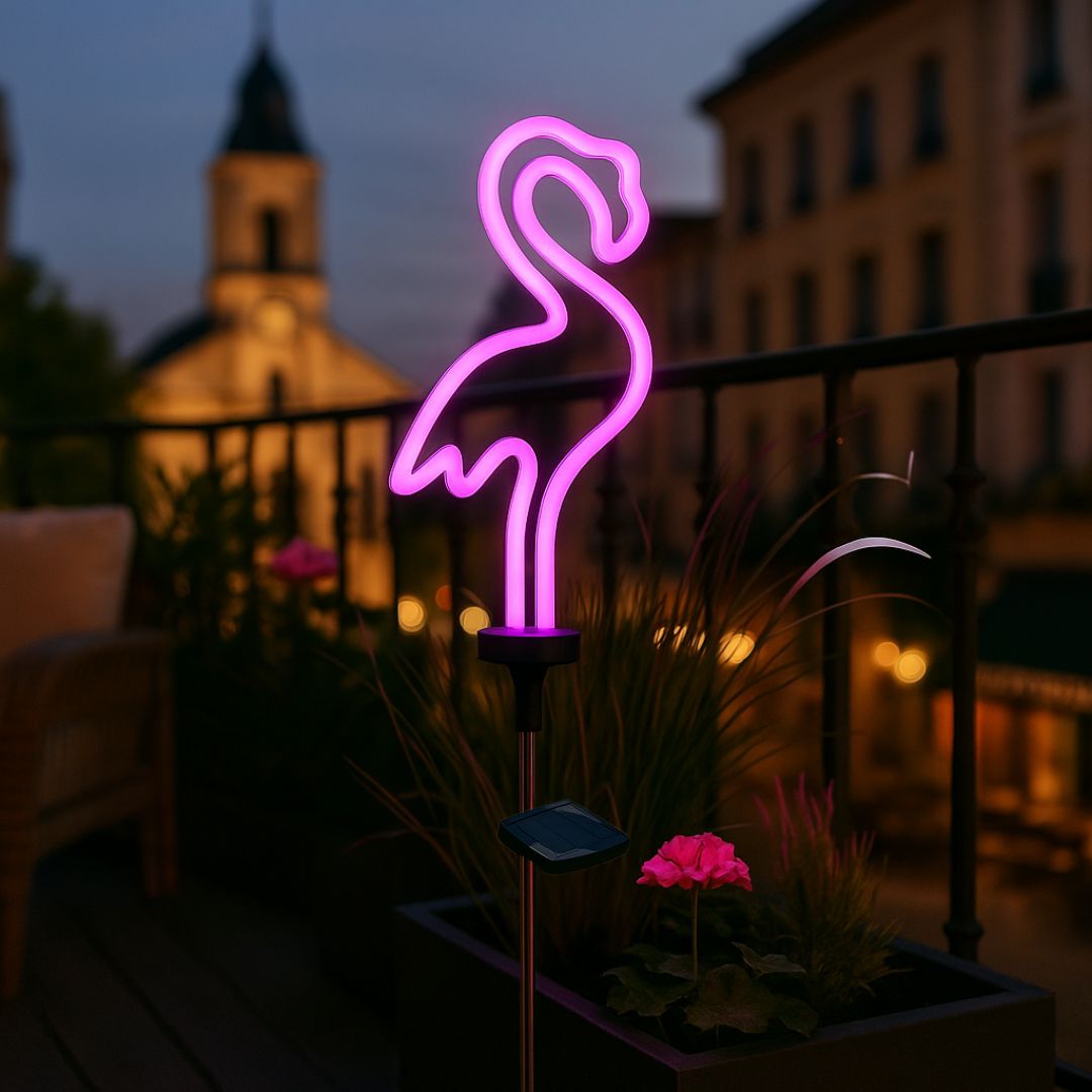 lampe solaire exterieur rechargeable autonome sur un balcon en ville